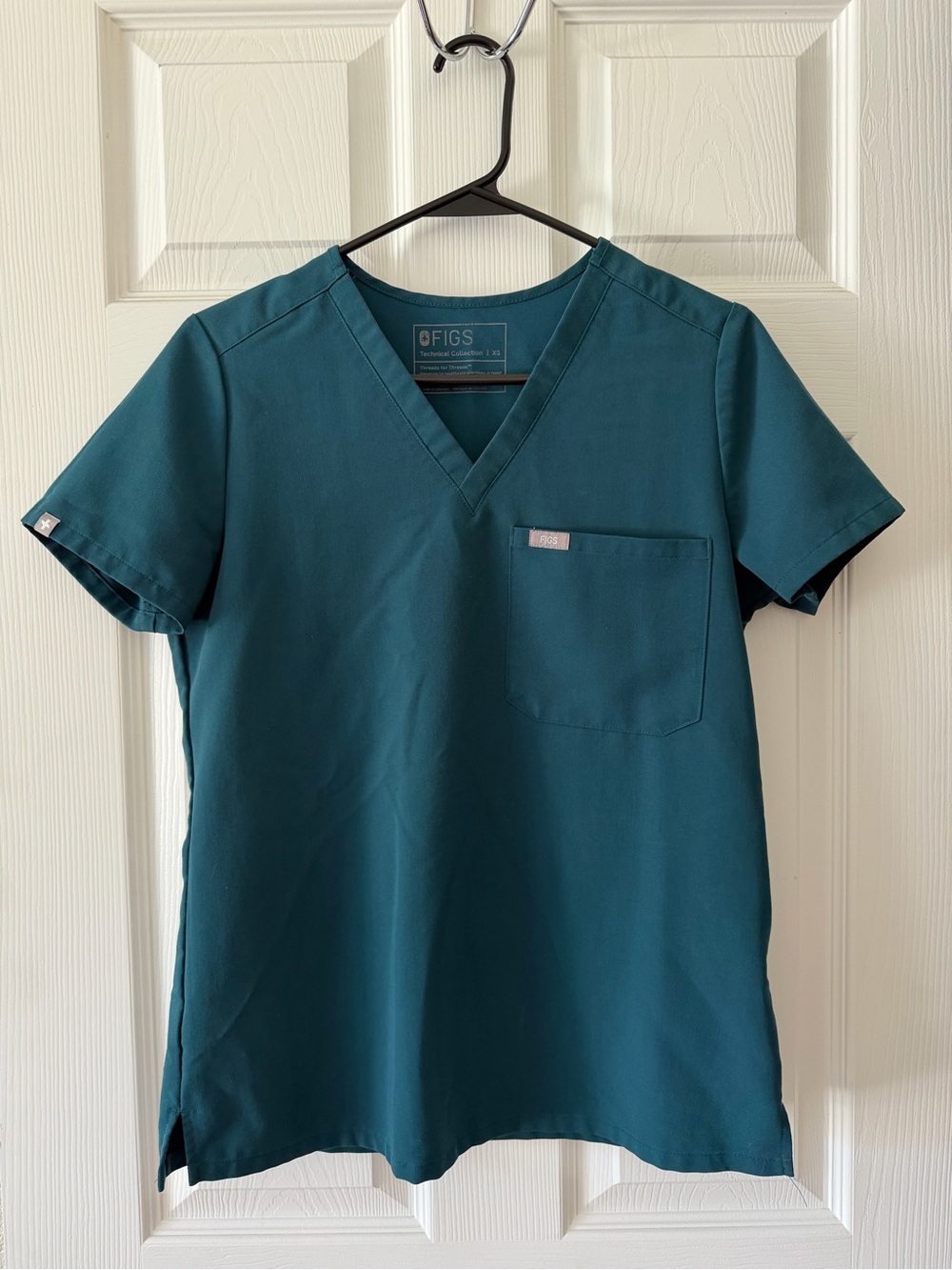 FIGS Women's 2 pack Teal & Grey V-Neck Medical Scrub Tops